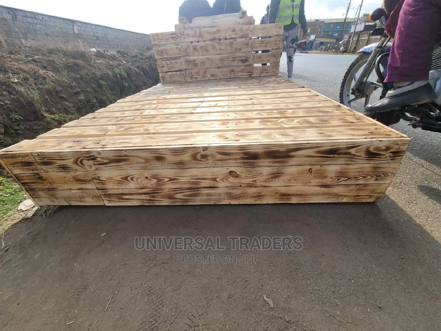 Pallet Bed With Drawers -Torched 5*6 Bed