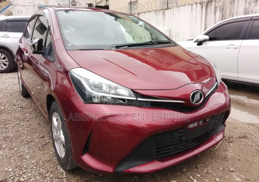 Toyota Vitz 2016 Red