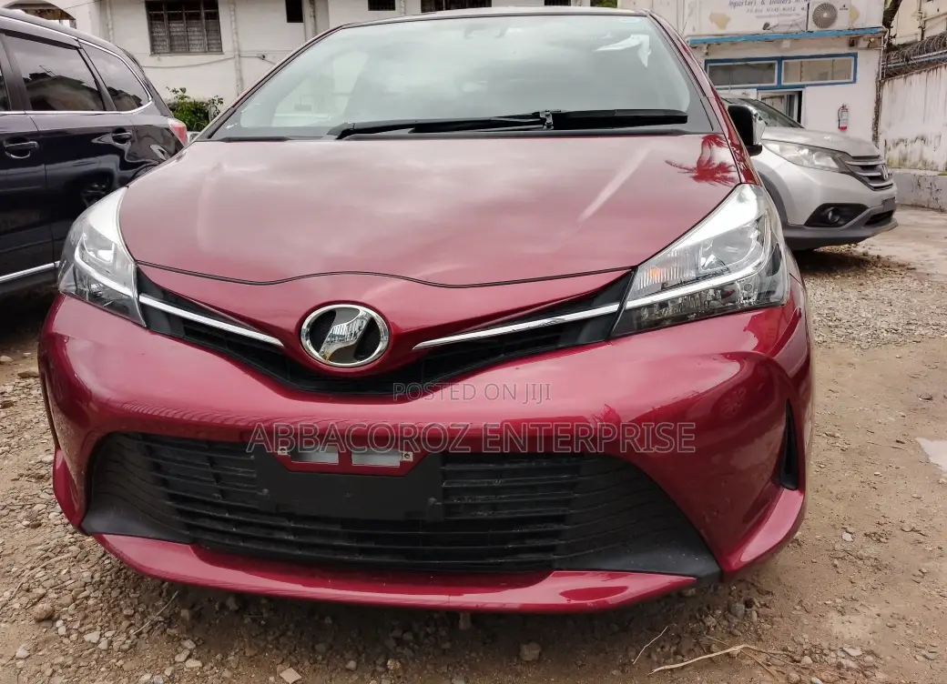 Toyota Vitz 2016 Red