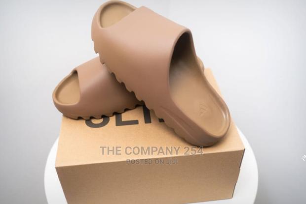 High Quality Designer Unisex Yeezy Open Slides
