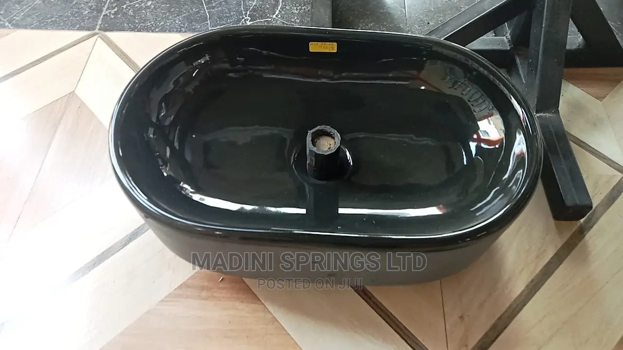 Modern Ceramic Bathroom Counter Top Wash Basin
