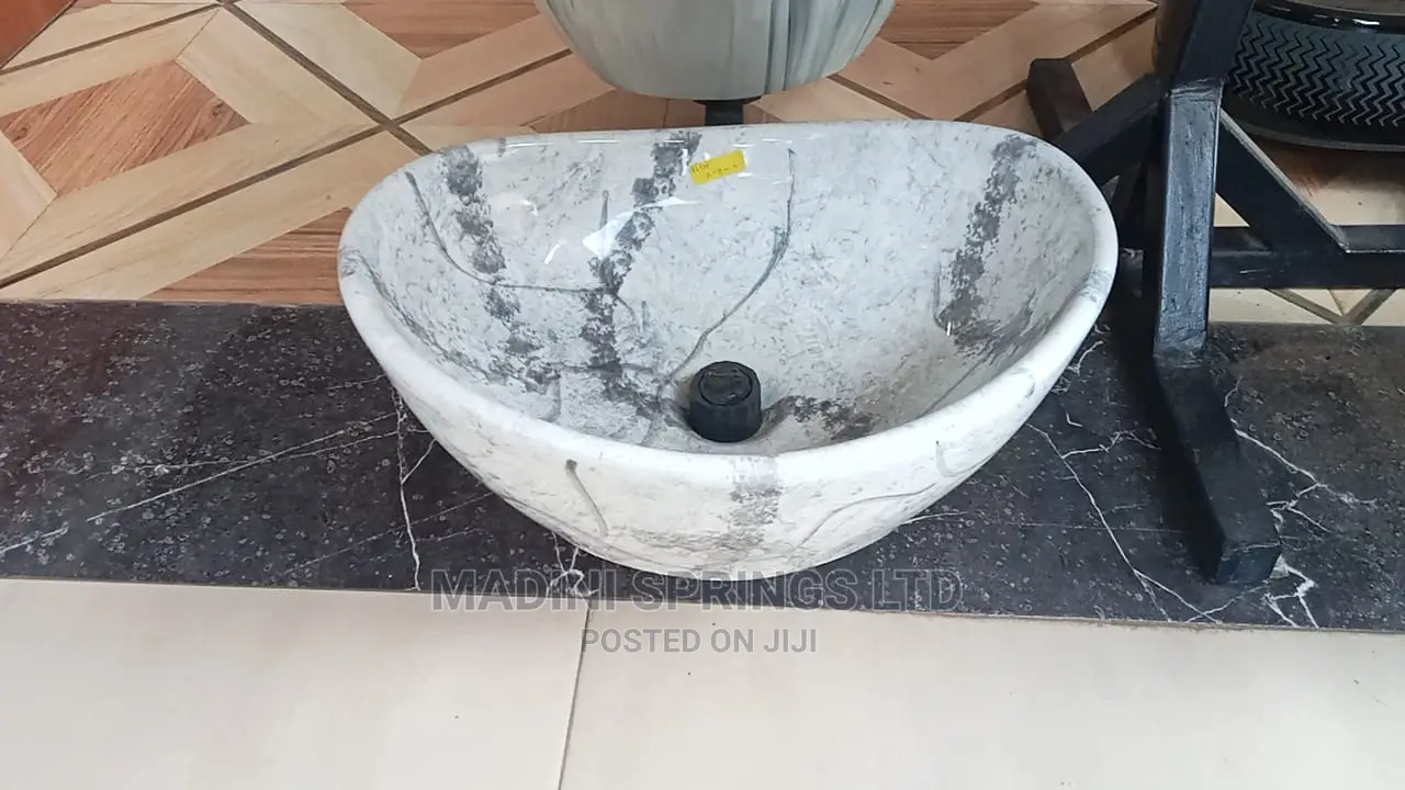 Modern Ceramic Bathroom Counter Top Wash Basin