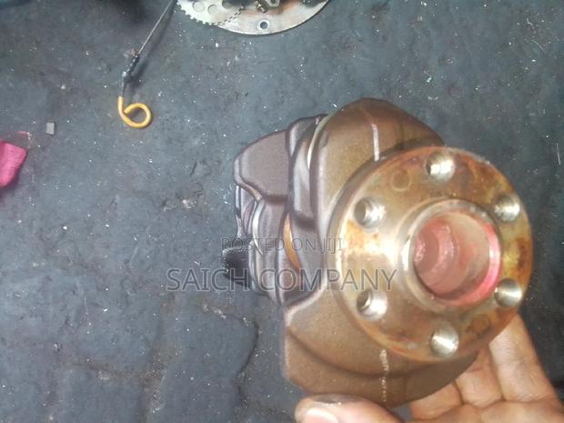  Engine Crankshaft - thumbnail 3