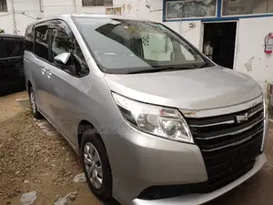 Toyota Noah 2016 Silver