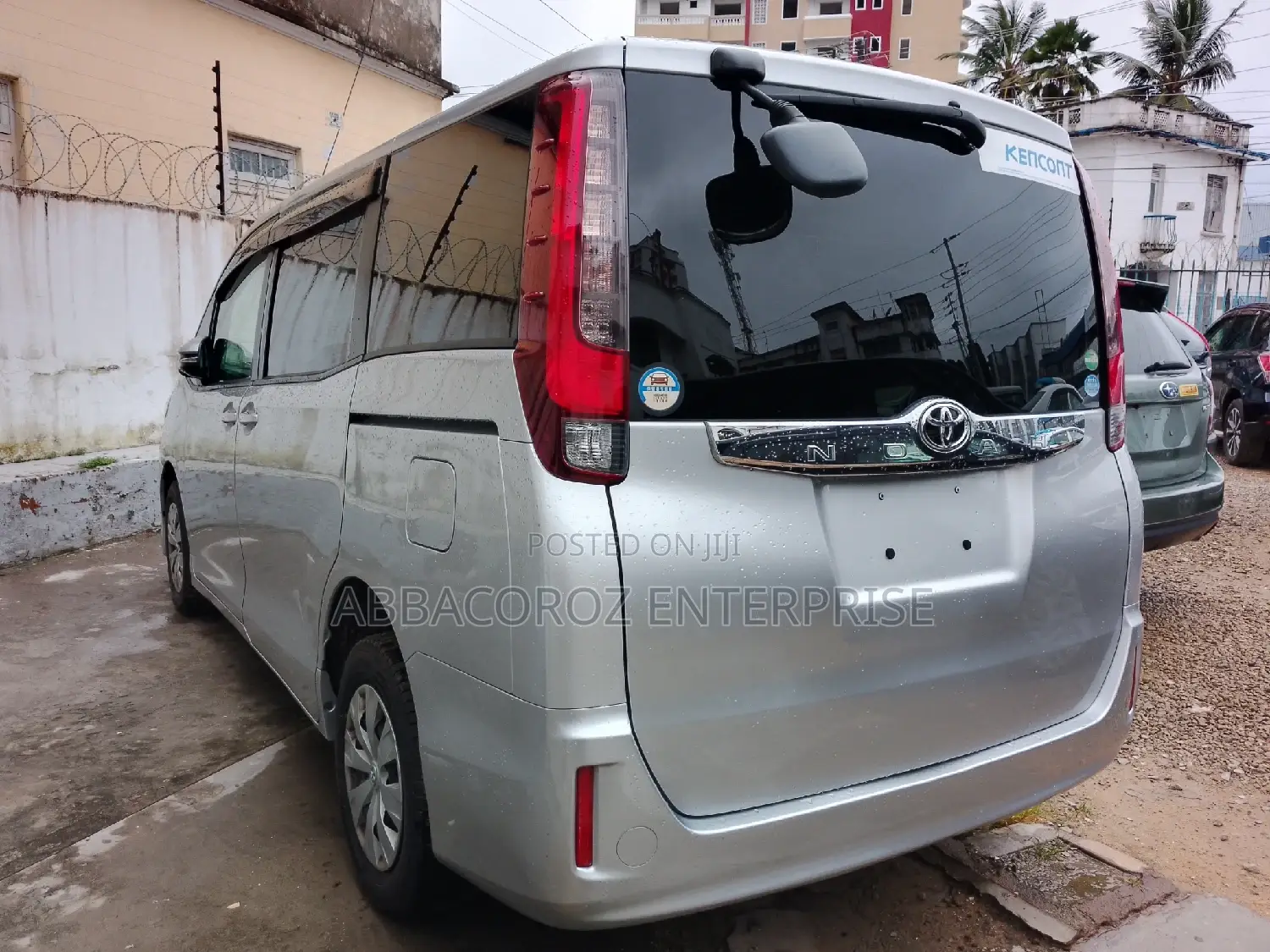 Toyota Noah 2016 Silver