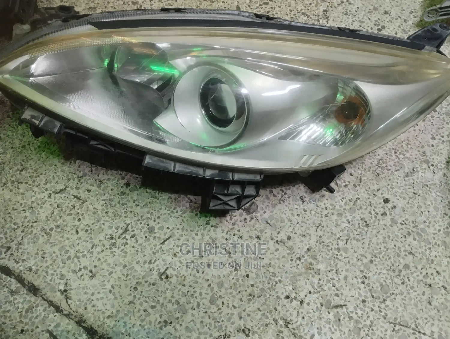 Mazda Premacy Headlight