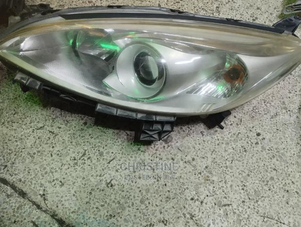Mazda Premacy Headlight