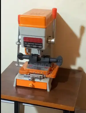Electric Key Cutting/ Duplicating Machine