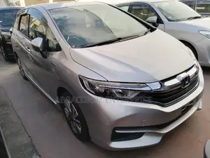 Honda Shuttle 2016 Silver