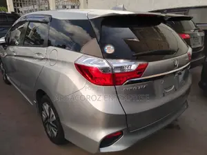 Honda Shuttle 2016 Silver