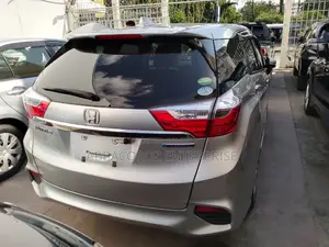 Honda Shuttle 2016 Silver