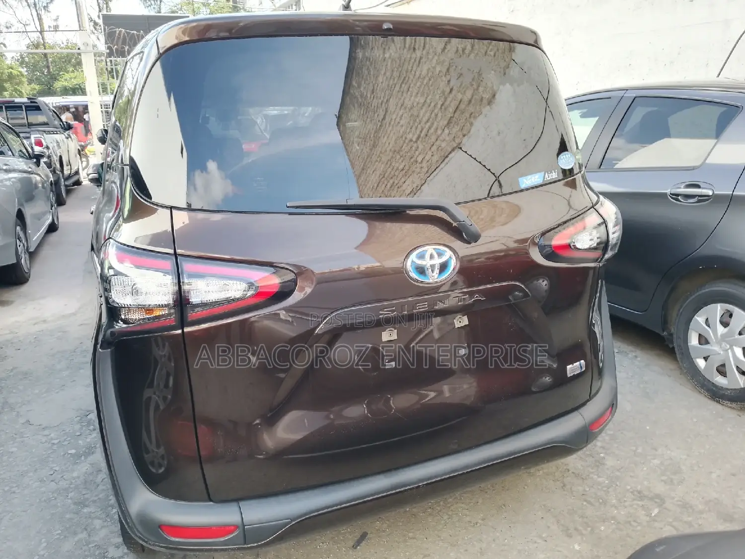 Toyota Sienta 2016 Brown