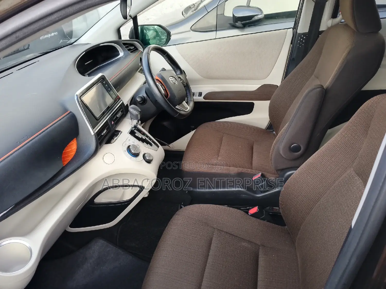 Toyota Sienta 2016 Brown