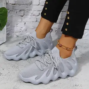 Yeezy 450 Sneakers Available in Wholesale Price