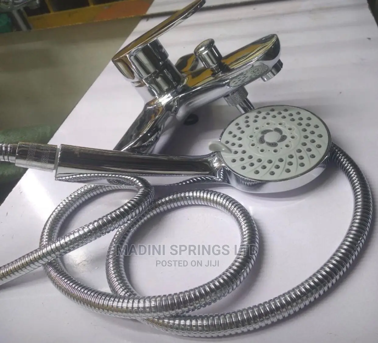 Bathtub Mixer With Telephone Shower( in Chrome and Gold)