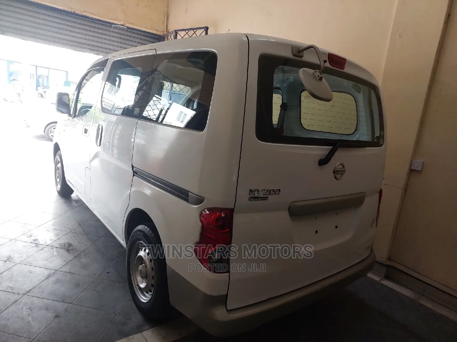 Nissan NV200 SV 2017 White
