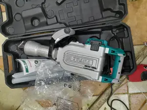 Demolition Jack Hummer 1700 Watts + Bits