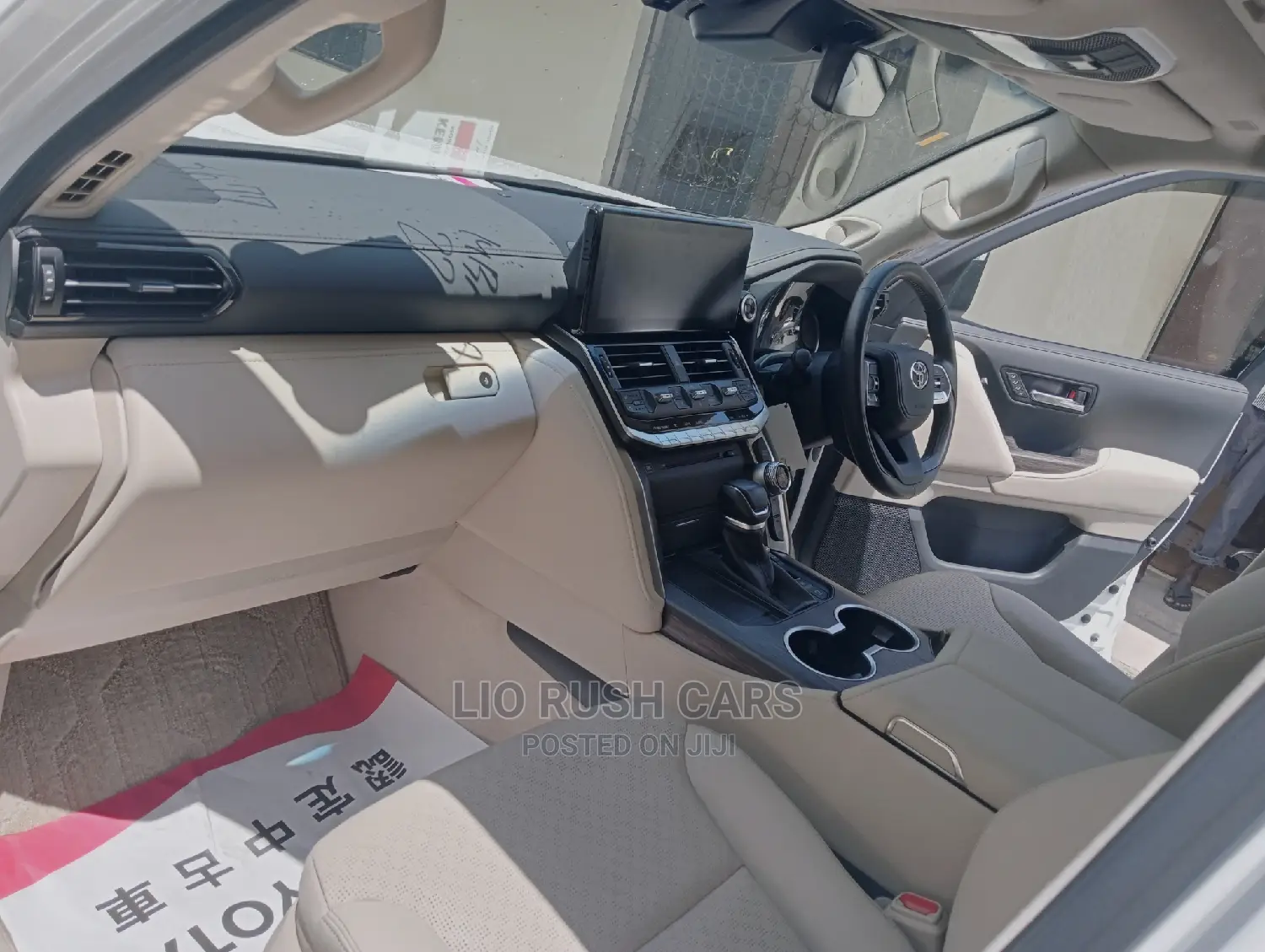 Toyota Land Cruiser 2022 White