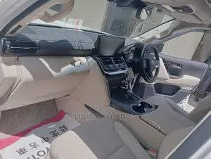 Toyota Land Cruiser 2022 White