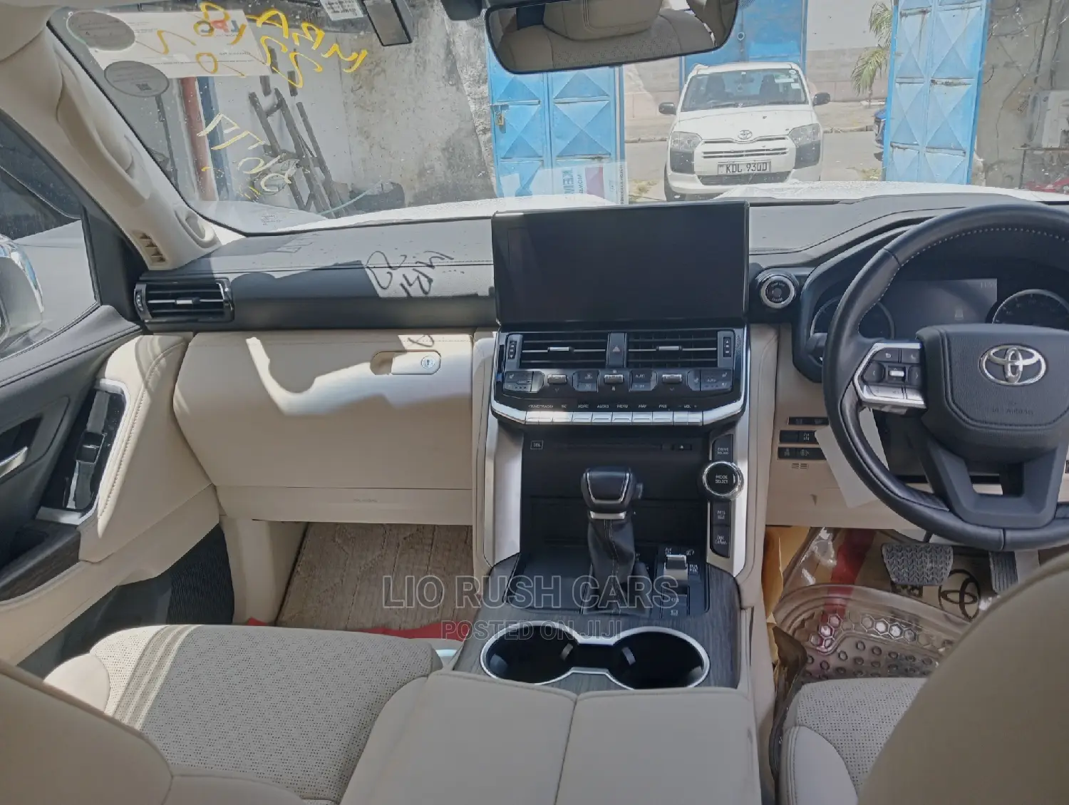 Toyota Land Cruiser 2022 White