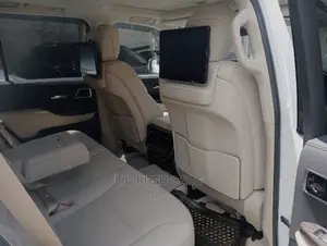 Toyota Land Cruiser 2022 White