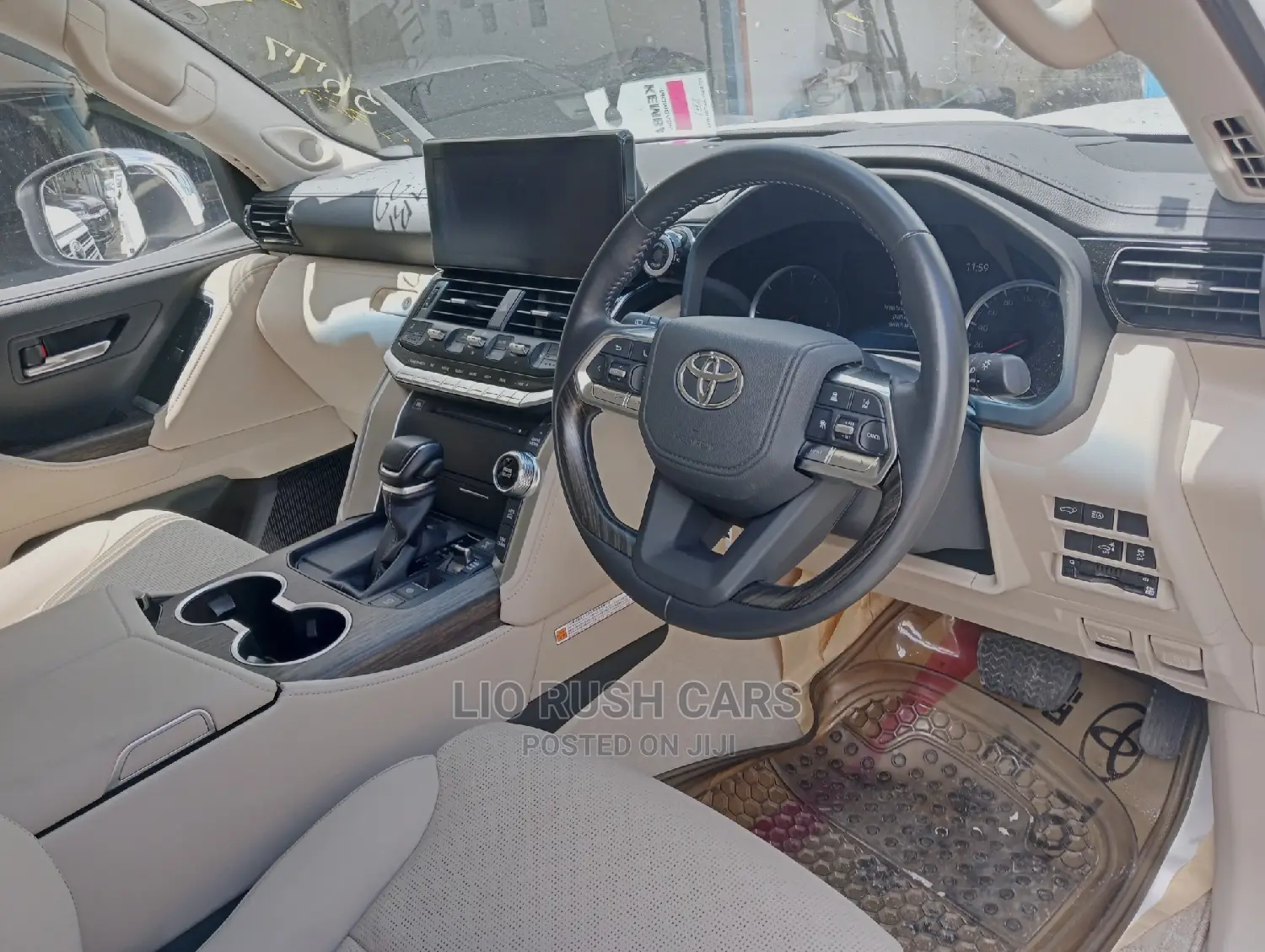 Toyota Land Cruiser 2022 White
