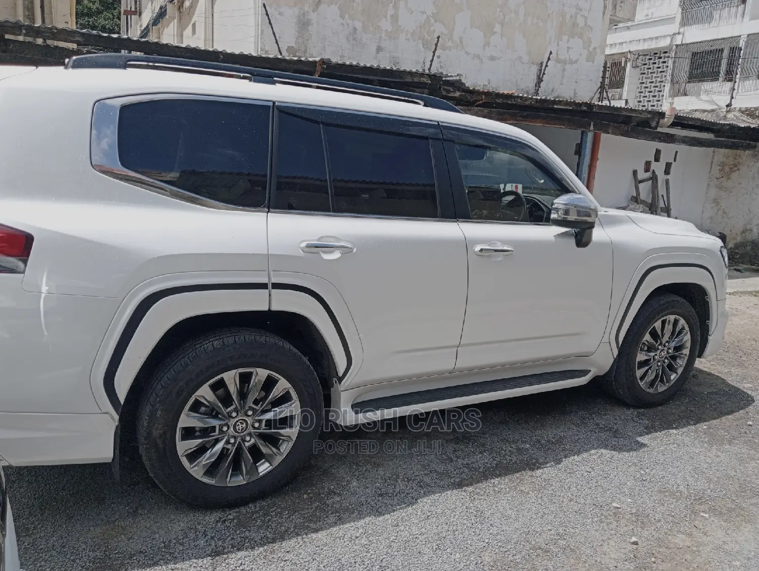 Toyota Land Cruiser 2022 White
