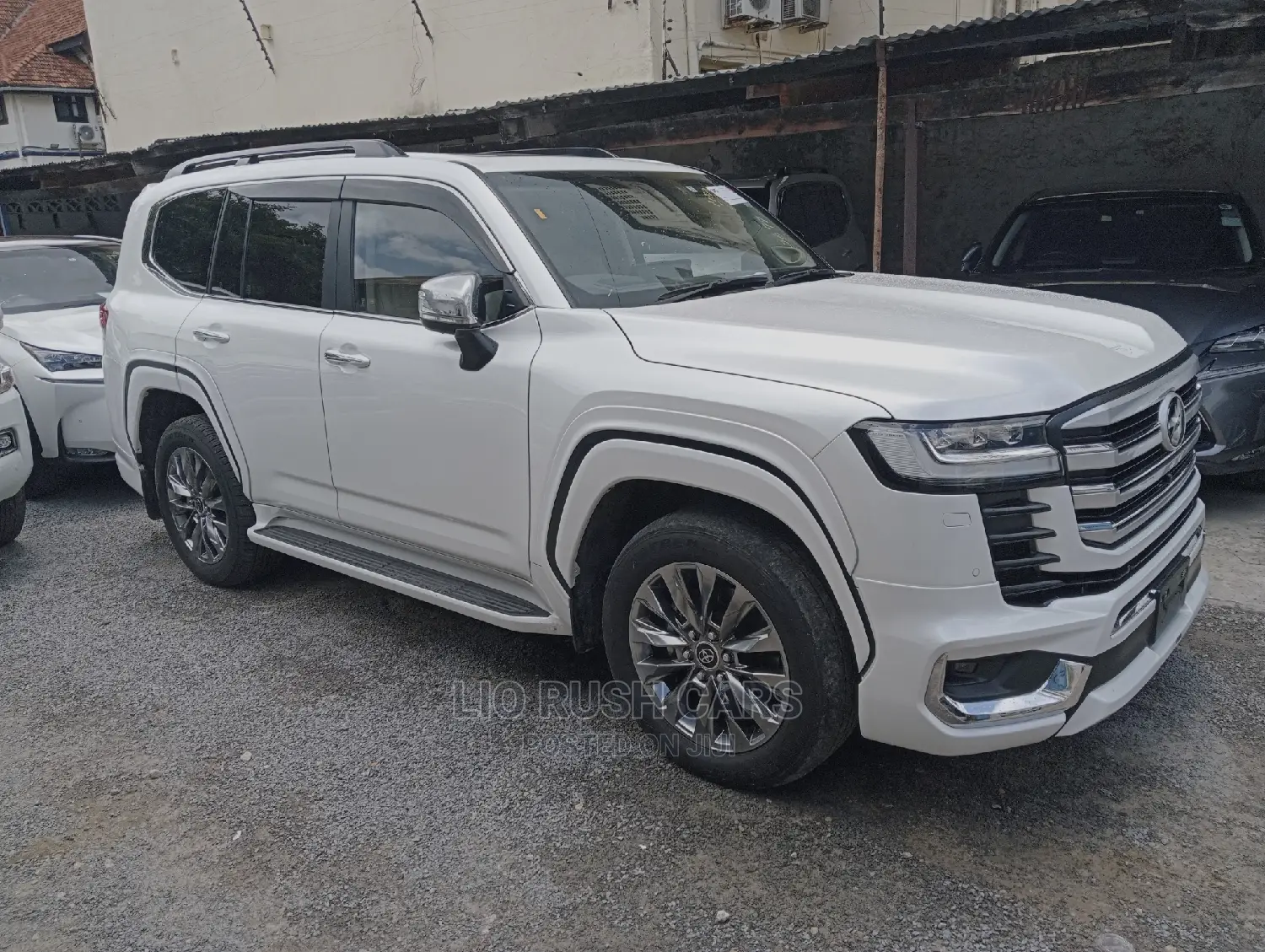 Toyota Land Cruiser 2022 White