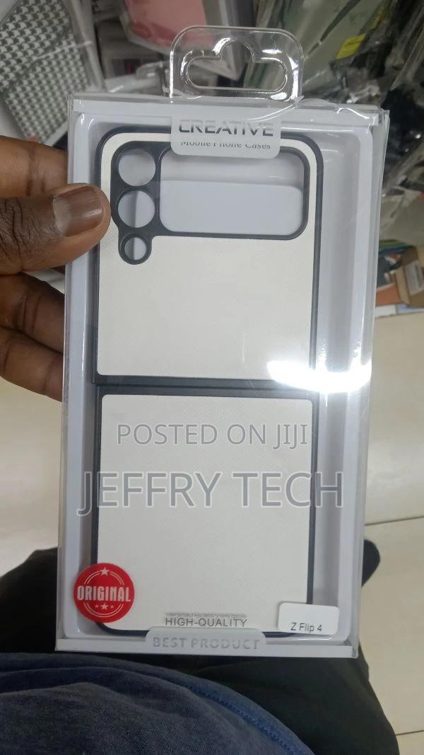 Samsung Galaxy Z Flip 4 Carbon Fiber Textured Case White