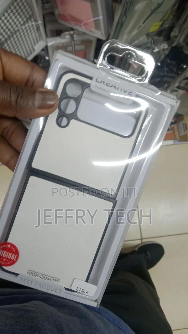 Samsung Galaxy Z Flip 4 Carbon Fiber Textured Case White - thumbnail 2