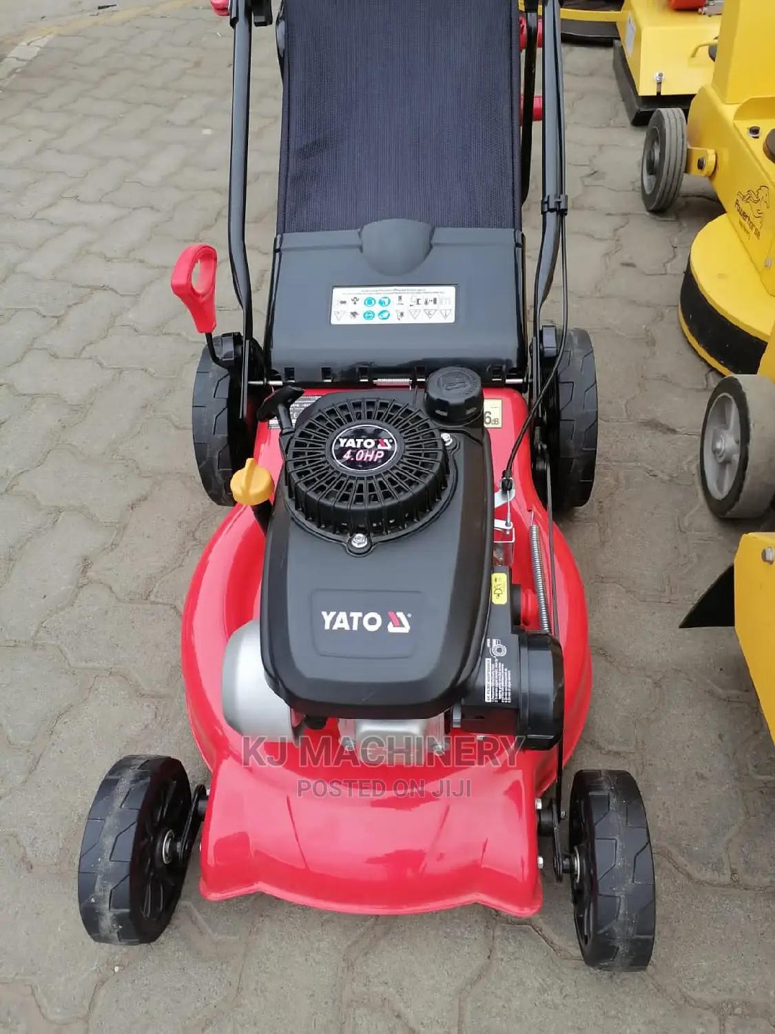 Gardening Push and Pull Lawnmower