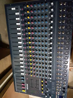 SMX 1600, 16channel Martin Audio Plain Mixer