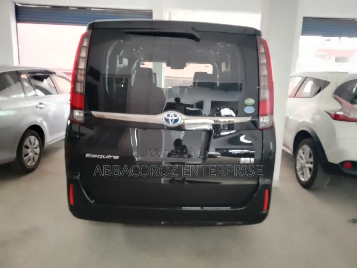 Toyota Esquire 1.8 FWD Hybrid (7 seater) 2016 Black