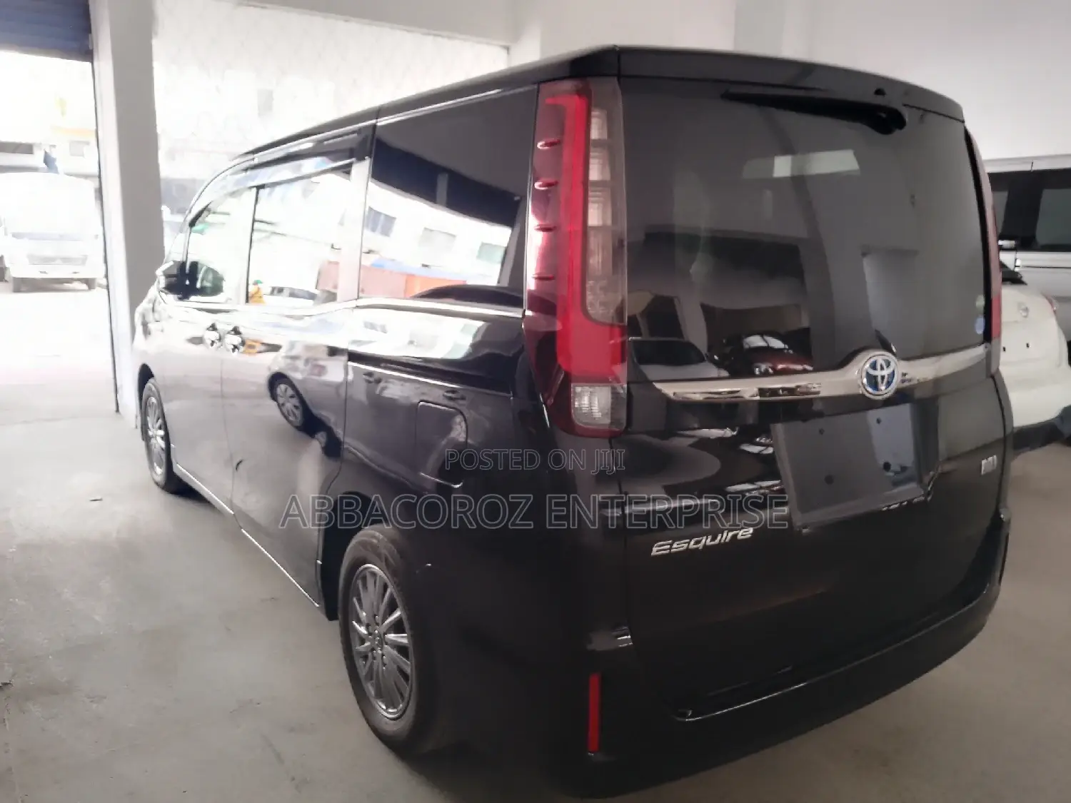 Toyota Esquire 1.8 FWD Hybrid (7 seater) 2016 Black