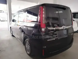 Toyota Esquire 1.8 FWD Hybrid (7 seater) 2016 Black