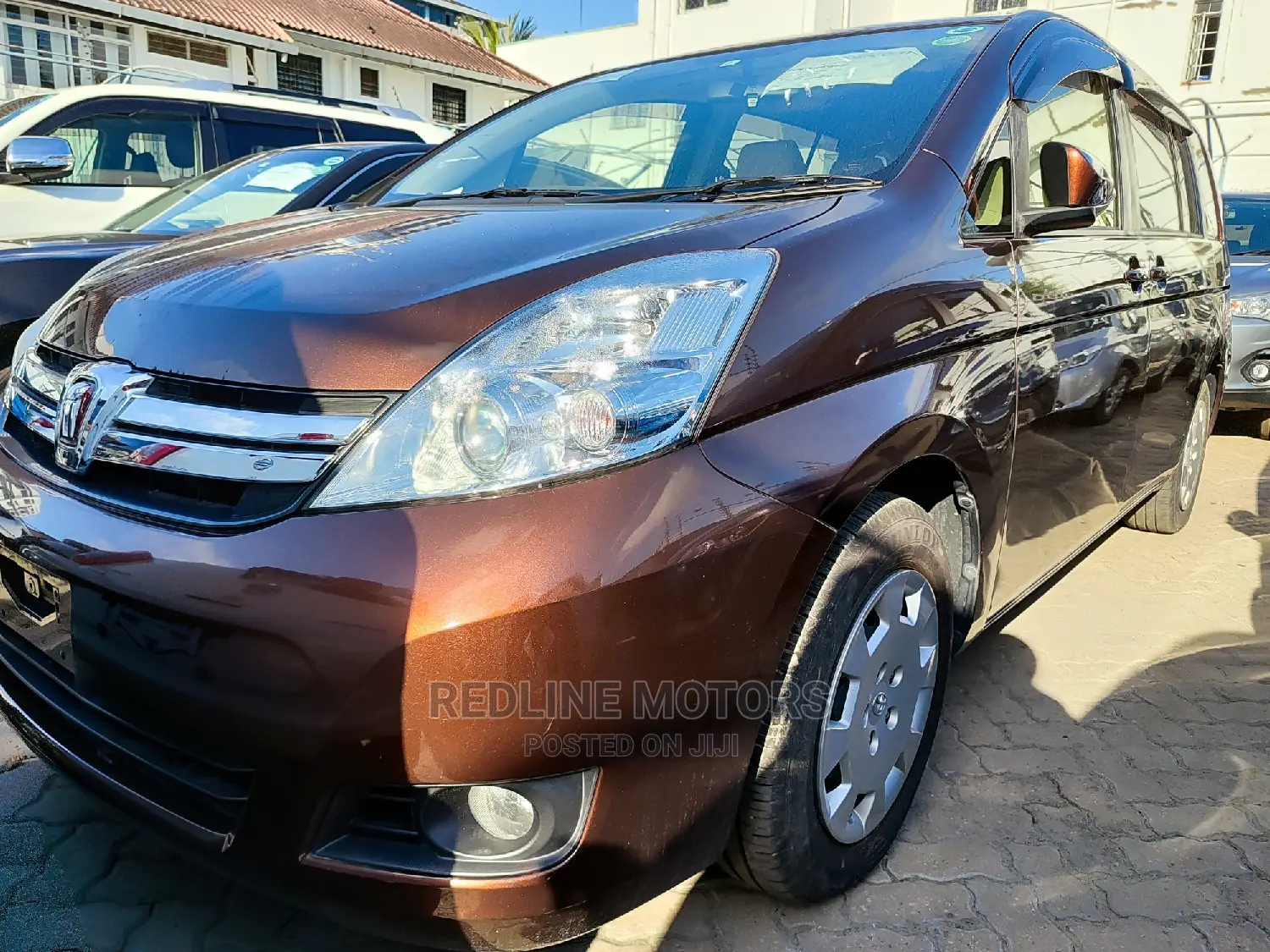 Toyota ISIS 1.8 L G-edition 4WD 2016 Brown