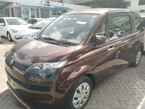 Toyota Spade 2015 Brown