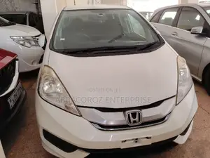 Honda Fit Shuttle 2016 White