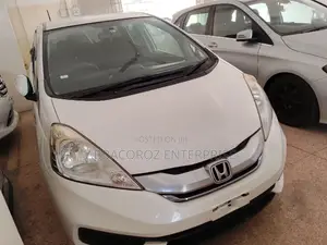 Honda Fit Shuttle 2016 White
