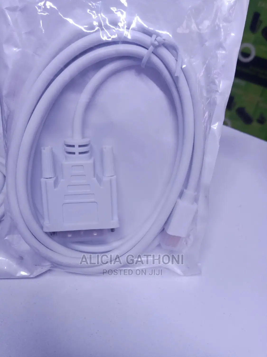 Thunderbolt to VGA Newly Advanced