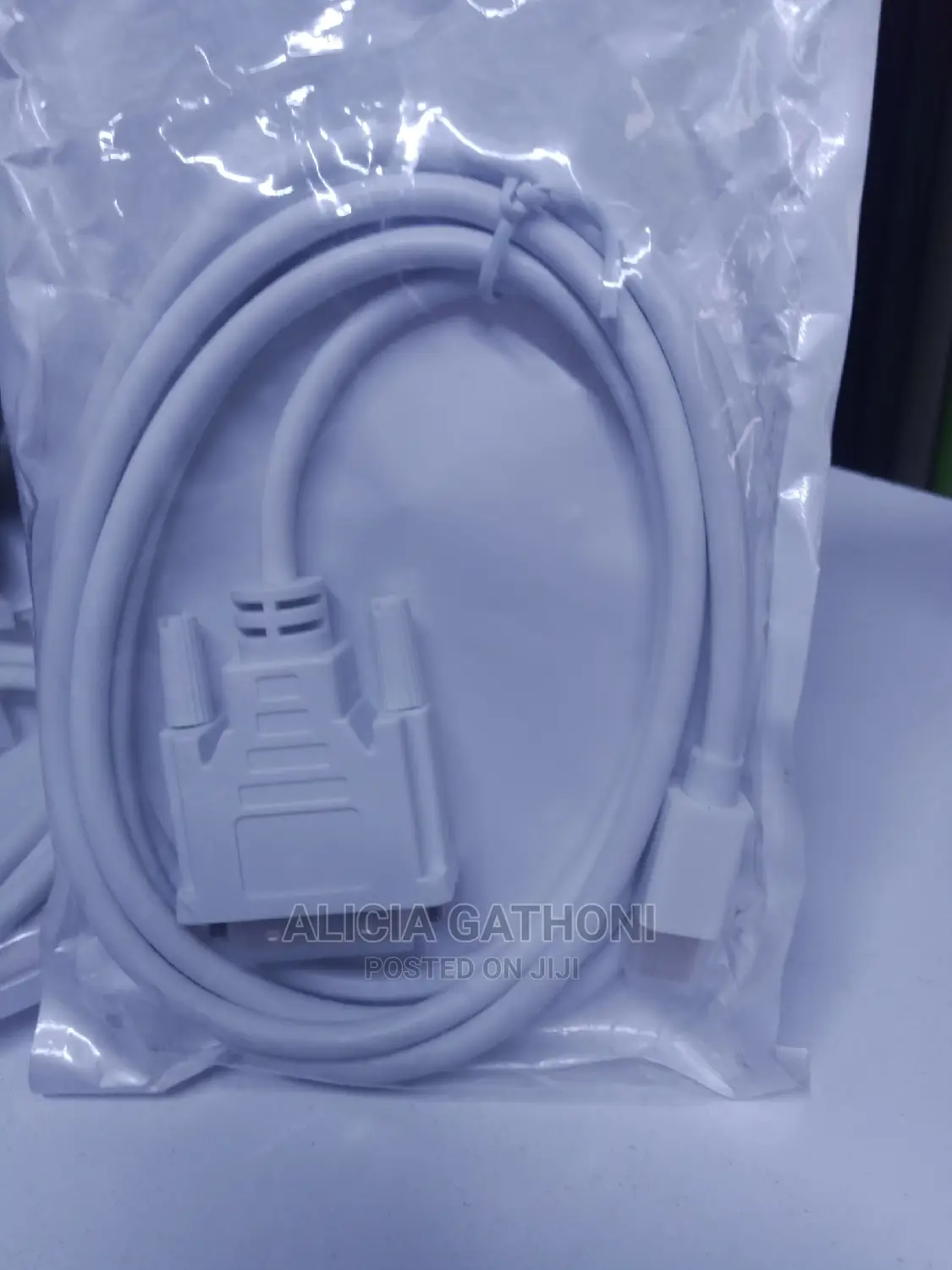 Thunderbolt to VGA Newly Advanced