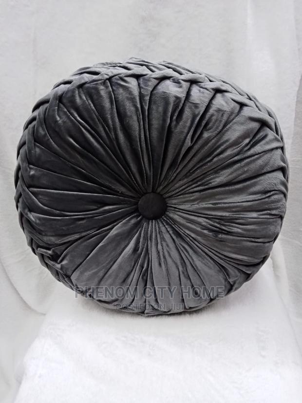 Elegant Round Decor Pillows - thumbnail 2