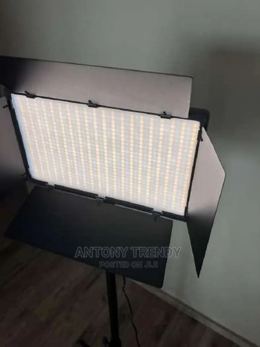 Led 600 Light Kit With Varicolour and Tripod + 2battery And