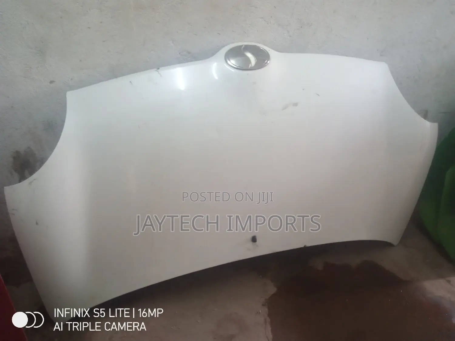 Toyota Sienta 08 Bonnet