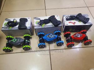 RC Stunt Car With Hand Gesture Control and Controller - thumbnail 2