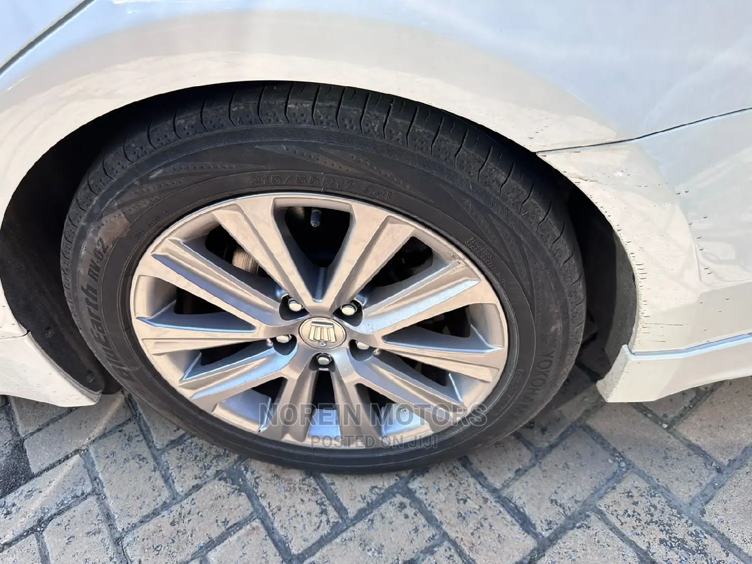 Toyota Crown 2016 White