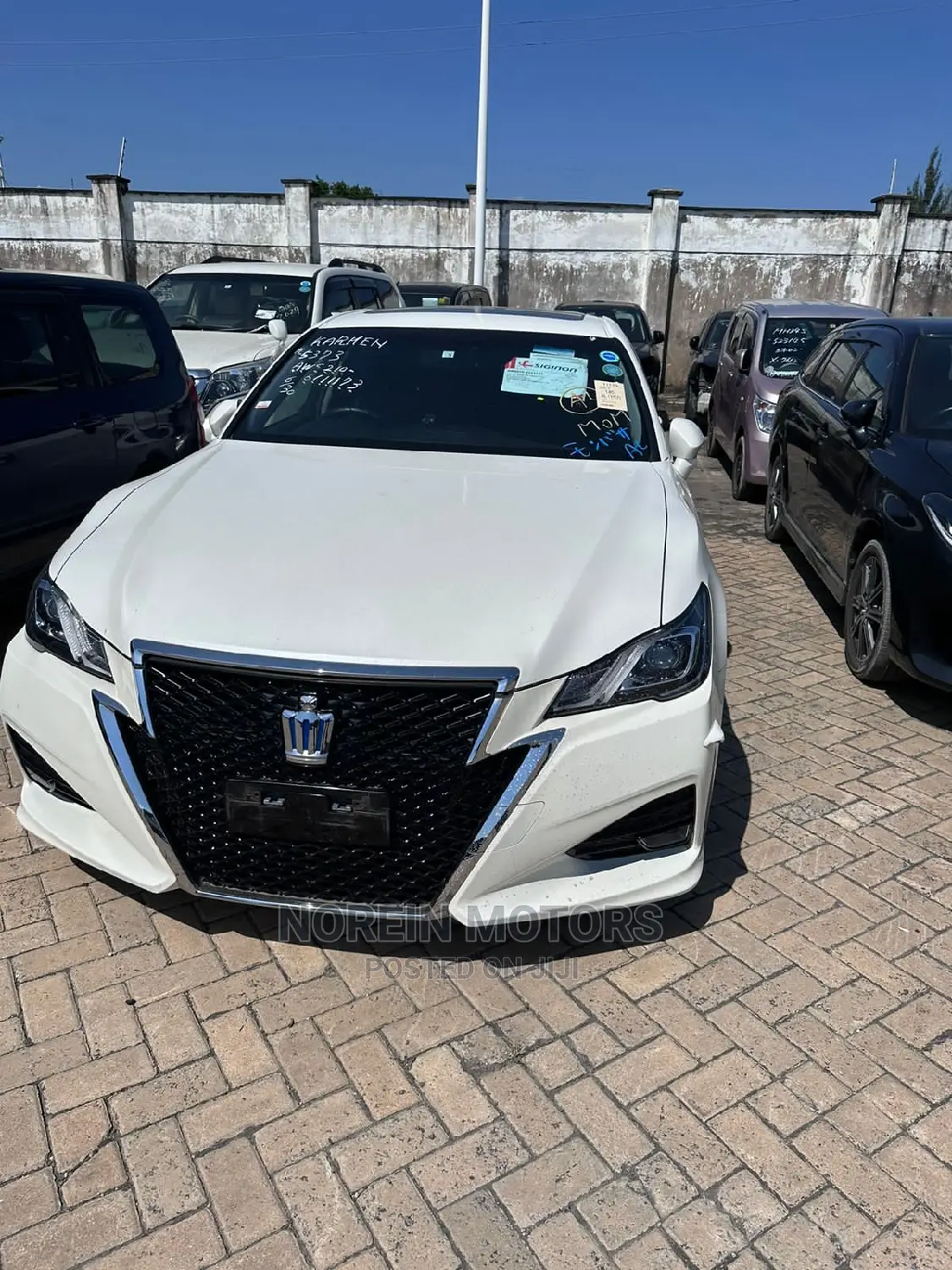 Toyota Crown 2016 White