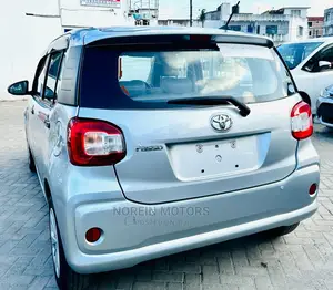 Toyota Passo 2016 Silver