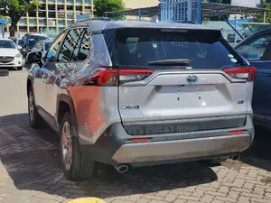 Toyota RAV4 2020 Silver