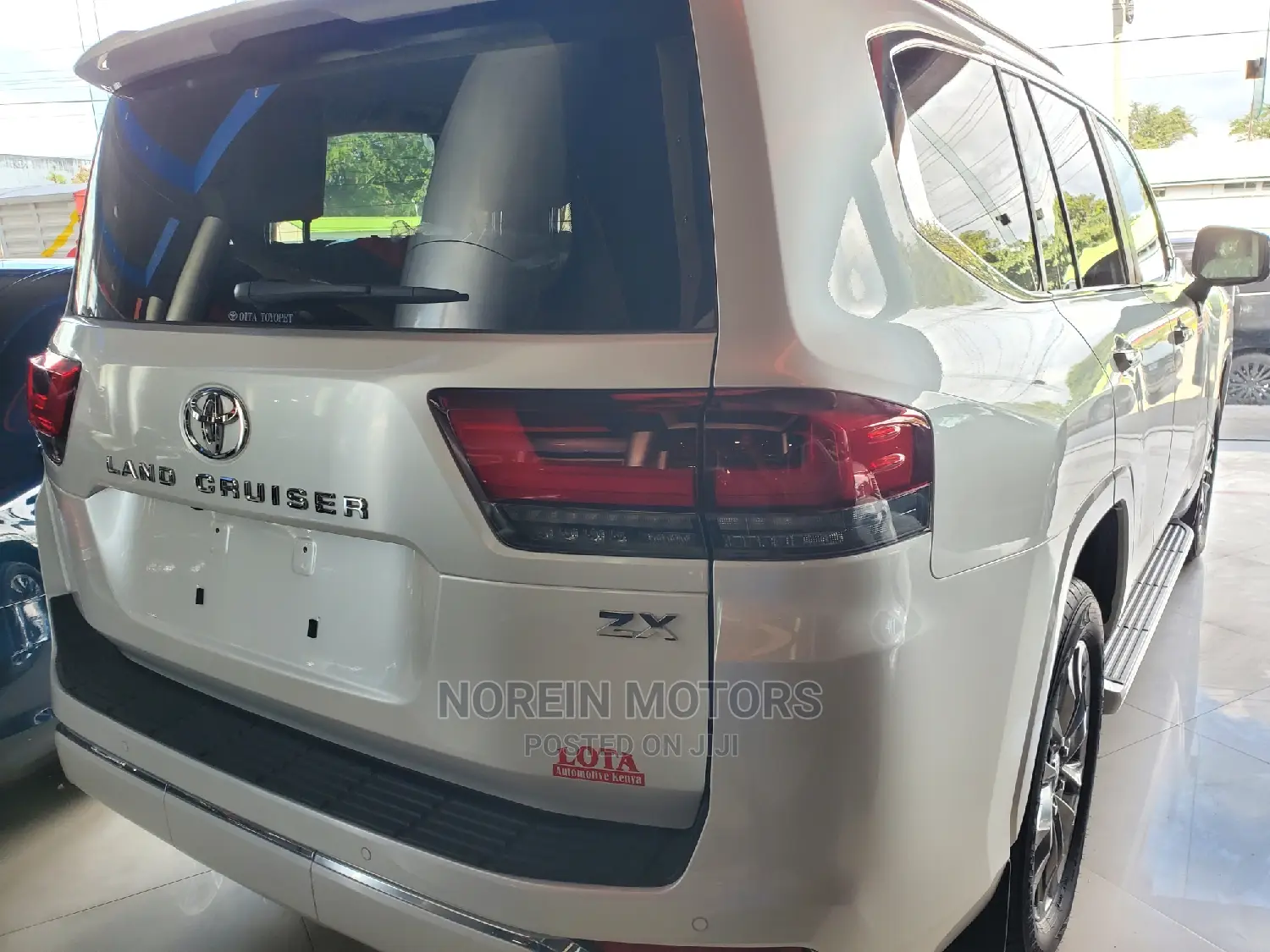 Toyota Land Cruiser 2023 Off white